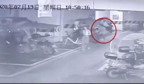  视频|安岳杀妻嫌疑人犯罪嫌疑人屈秋琳被检方批准逮捕