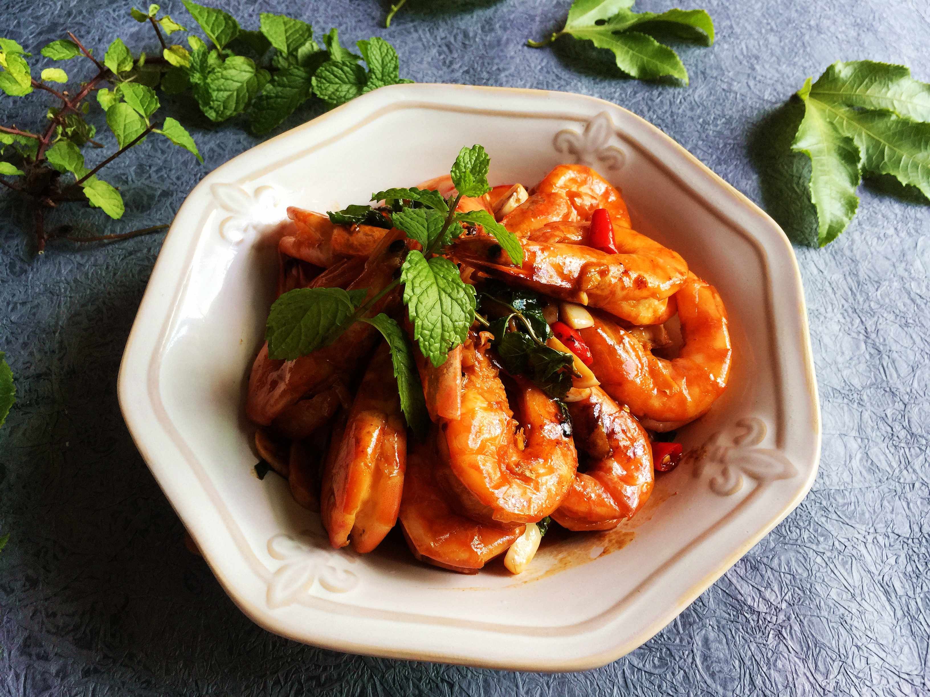 不剩|入秋后,吃鸡吃鸭不如多吃这肉,鲜美易消化,烧一盘连汤汁也不剩