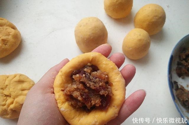 红枣|入秋蒸包子,我迷上这馅料,无需加糖自带香甜,比豆沙包好吃