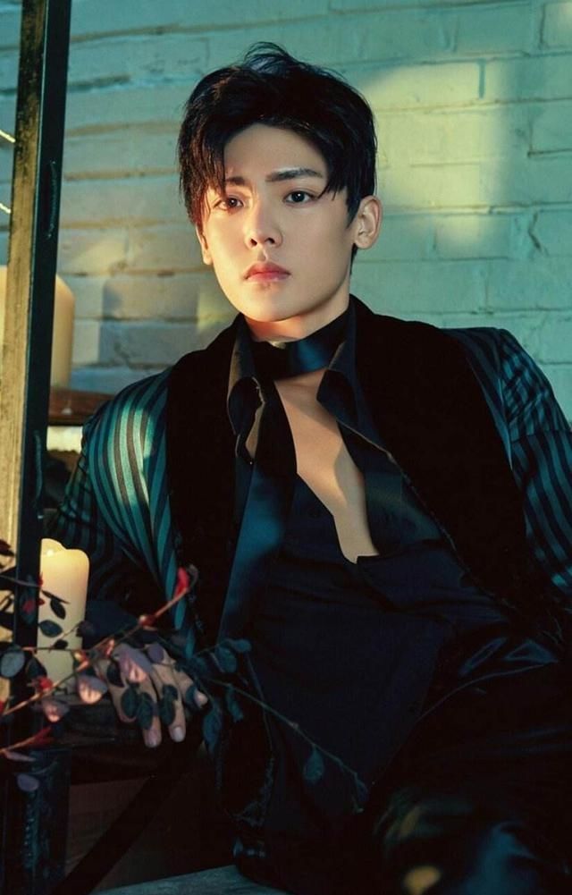  傻傻|侯明昊、黄明昊同是hmh，傻傻分不清楚，粉丝怎么区分他们呢