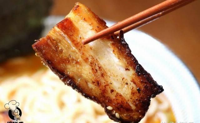  进去|纽约第一家日式油泼面+宝藏小酒馆新张！进去的居然都被上了一课？