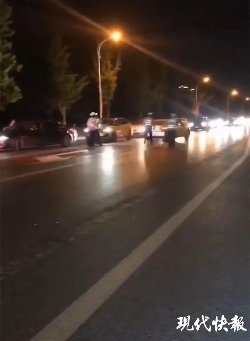  逃逸|视频曝光！一干部酒驾遇检查，撞伤交警后逃逸