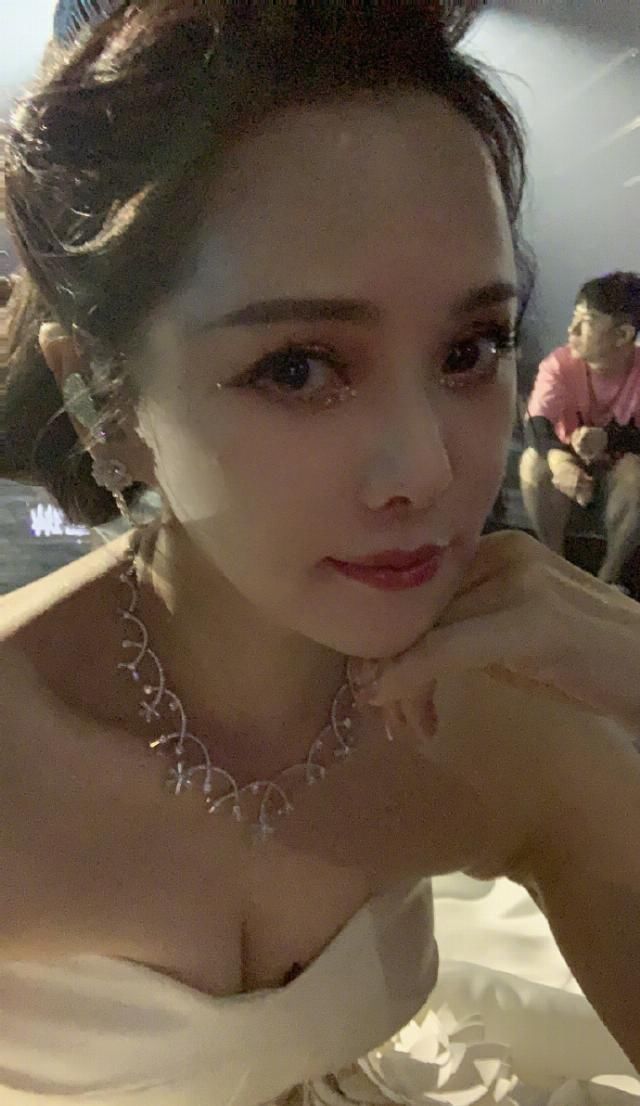 后台|伊能静晒《姐姐》录制后台照 预告将写万字毕业感言