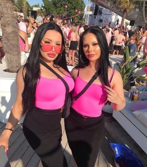  青梅竹马|自小青梅竹马的好朋友，通过改头换面，让彼此看上去像“双胞胎”