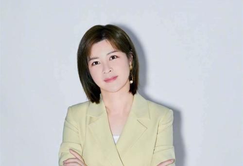  打歌|工具人？王一博被曝遭杜华蹭热度，为打歌节目引流导致粉丝不满