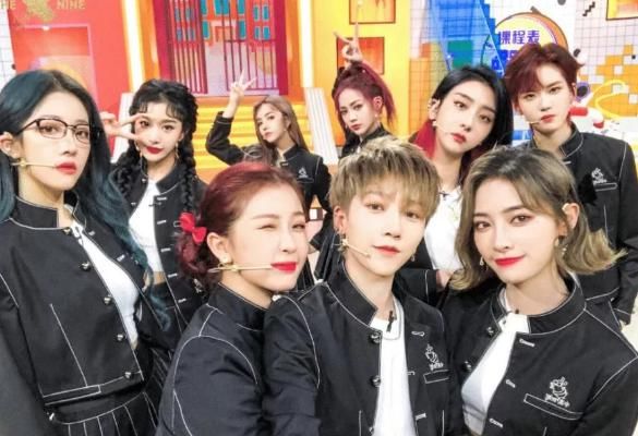  刘雨昕|THE9录制《快本》，刘雨昕虞书欣生图被曝光，站一起哪像差了两岁