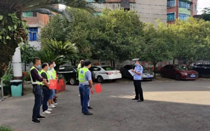 机动车驾驶|10名被扣完12分的驾驶员，体验不一样的“体罚”