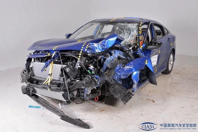  思域|又是思域！尾箱被撞没了，15秒事故造成2死2伤