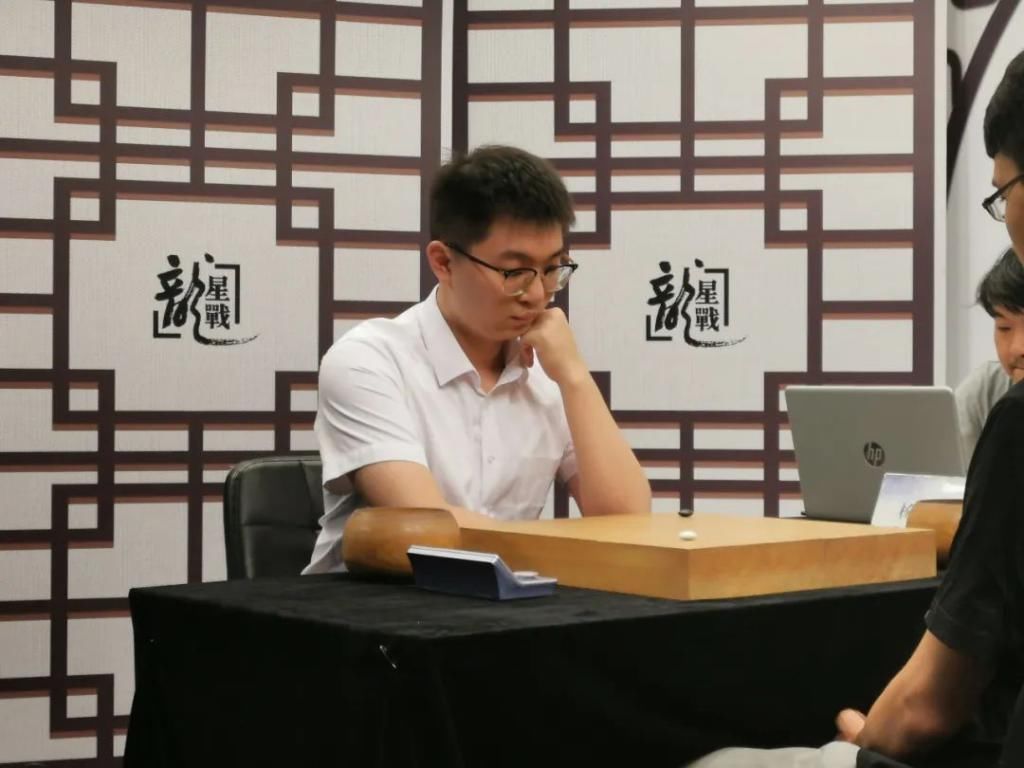  连笑|龙星战小组赛最终局 连笑击败杨鼎新搭上半决赛末班车