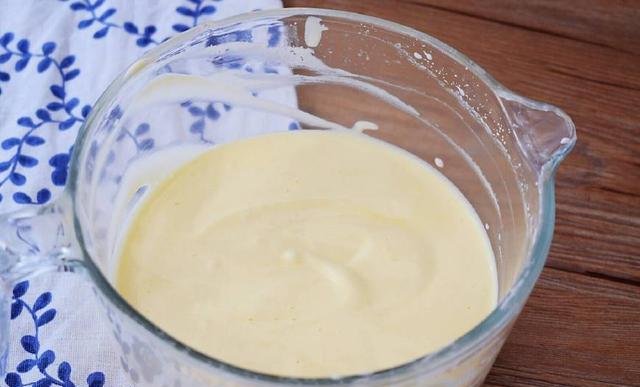  酸奶|喝剩的酸奶别扔掉，把他做成蛋糕，口感细腻又美味，做一个不够吃