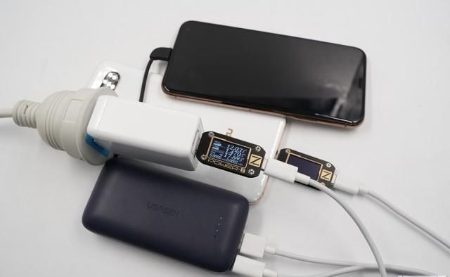 绿联|小巧mini,绿联10000mAh自带苹果MFi认证快充线充电宝评测