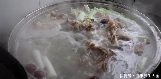 万万不可|炖羊肉,万万不可放这料,否则一锅就废了,难怪肉和汤难以入口