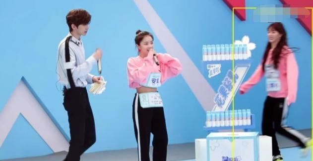  选择|当《青2》轮到安崎时，注意孔雪儿动作，这是疯了吗？