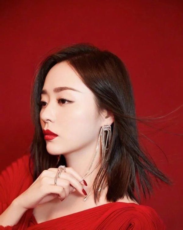  亮相|张靓颖突破亮相说唱综艺，被赞衣品大变好看，素颜也美丽