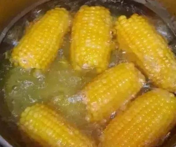  作用|转告父母：煮玉米的水，千万一滴别倒，能够解决问题，让你再也不发愁！