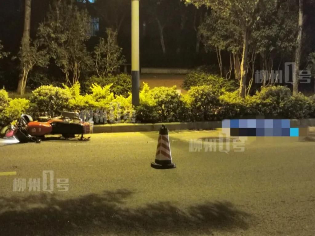  骑手|突发！柳石路摩托车和泥头车碰撞，骑手被卷进车底不幸当场身亡