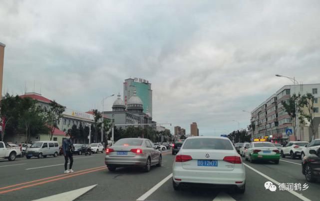白城|【不文明行为曝光台】行人闯红灯、横穿马路，曝光不文明，白城这一批人上镜了！