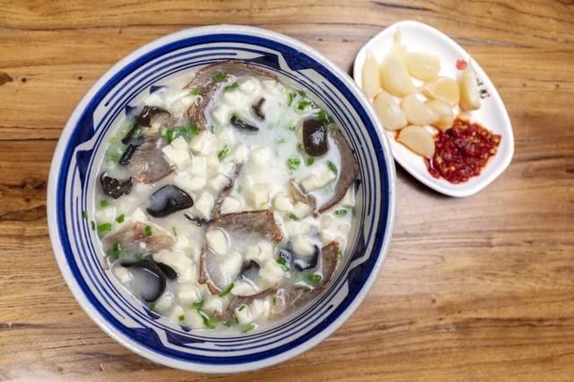  星球|一夜爆红上榜孤独星球！这个古城美食不输成都，景区免费高铁直达