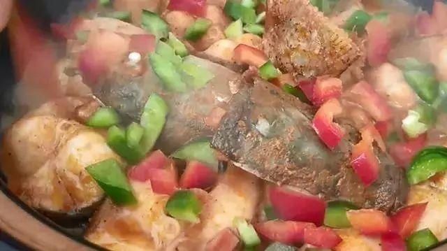  清洗干净|草鱼新做法，不煎不炒不蒸，鱼肉嫩滑香气四溢