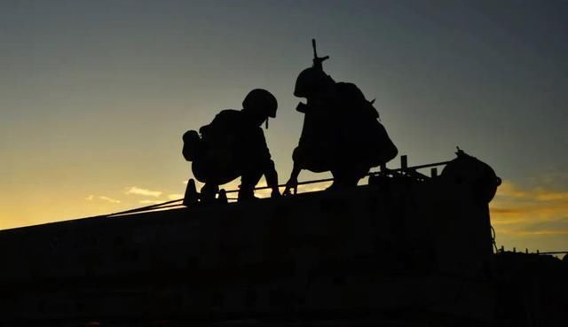  收藏|当青春遇上军旅！快来收藏这组大漠热血剪影