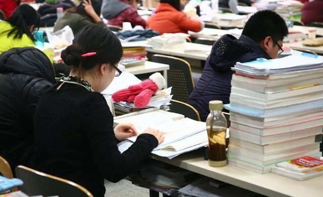 专业|文科生报志愿不要自暴自弃,这几个大类专业,考研都不用换专业