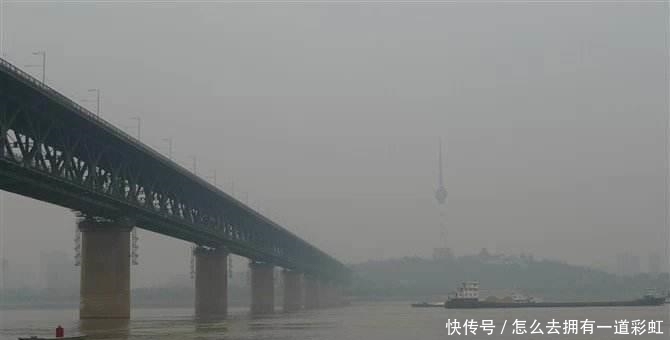 快艇|开快艇钓鱼，逃跑后被抓，又被罚款3千，了解过程后拍手叫好