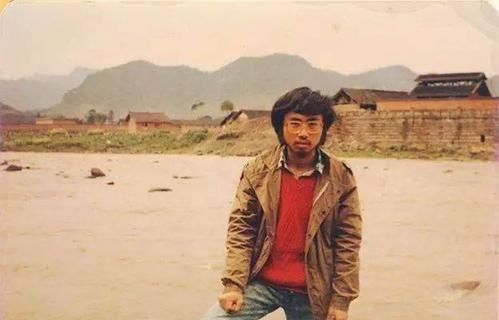 卧轨自杀|1989年安徽农村小伙山海关卧轨自杀，生前无名，死后名声大震