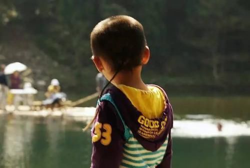 离家出走|好险!11岁男孩被妈妈罚跪第二天出走,留下一封信吓哭妈妈