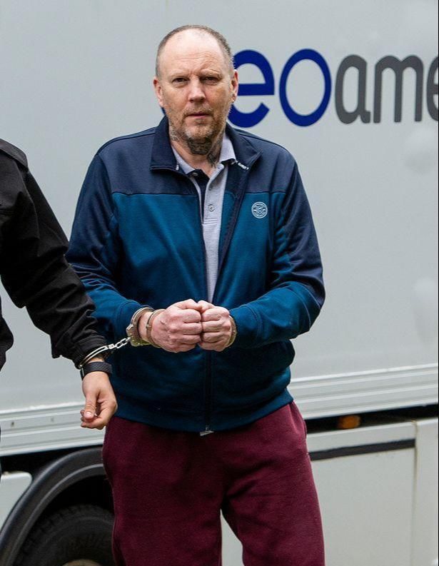  放过|英国男子当9岁女儿面怒打死偷车贼，女儿撕心裂肺大喊：放过他