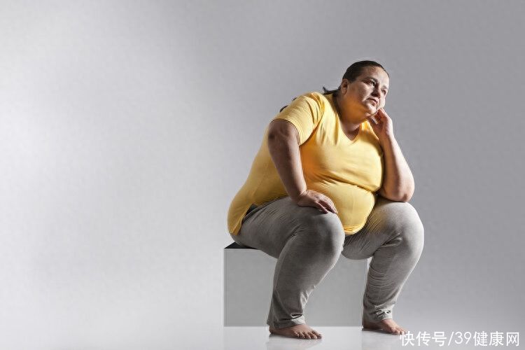 170的女生标准体重是多少算胖(到底什么样的体重才叫胖？身高160cm的女性，体重多少比较合理？)