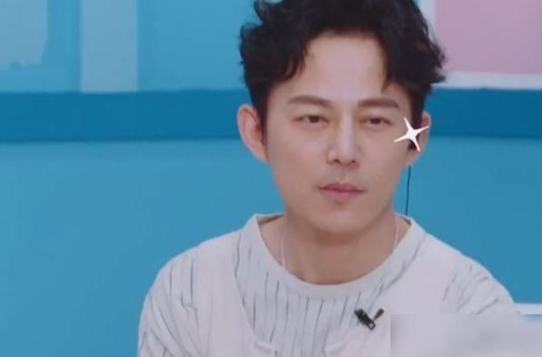  幽默|别把嘴欠当幽默！他在选秀节目中公然贬低何老师，何炅：你不退赛