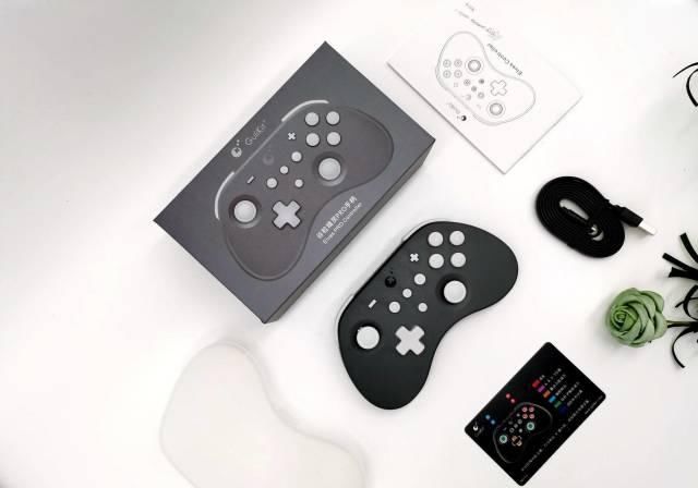  PRO|谁说的手柄打不过键鼠的，谷粒精灵PRO手柄给你点颜色看