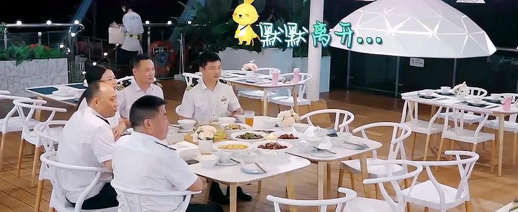  现场|赵丽颖《中餐厅》财务总监被迫营业，嘉宾状况百出，颖宝现场爆哭