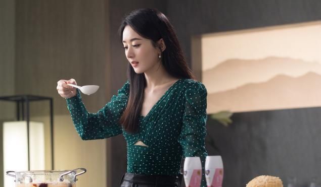  颖宝|《中餐厅》宣传片上线，赵丽颖忘放糖，被粉丝调侃记得放酱油
