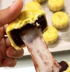 亲戚朋友|中秋过节送月饼,这样做的月饼可以拉丝哦,亲戚朋友都喜欢