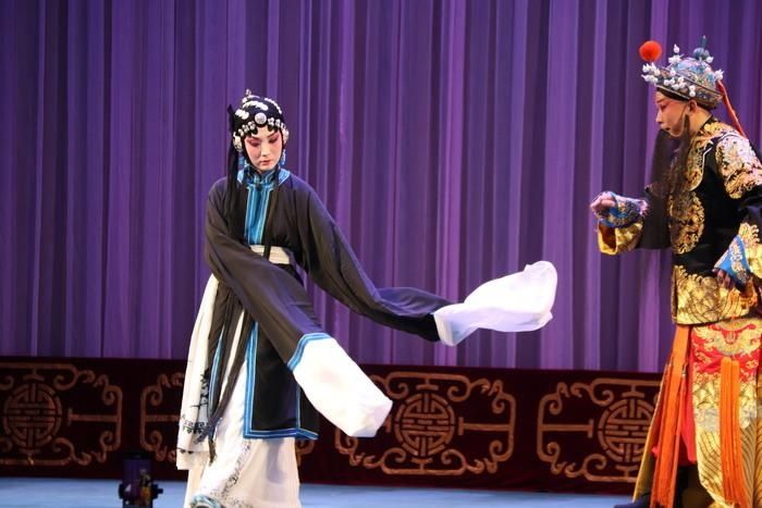 国粹|触摸历史 传承国粹 济报小记者走进北洋大戏院