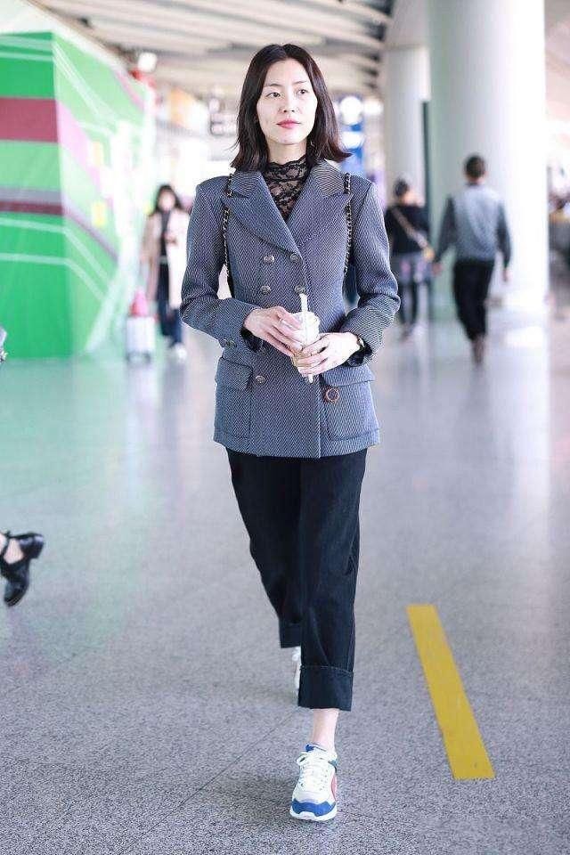 组合|最近火了一种穿搭, 叫“西装+运动鞋”,舒适百搭又不失气质