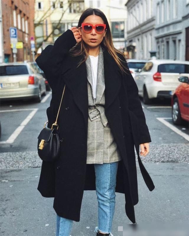 外套|秋天外套不用买太多，有这4件百搭款就够了，省钱省力还好看