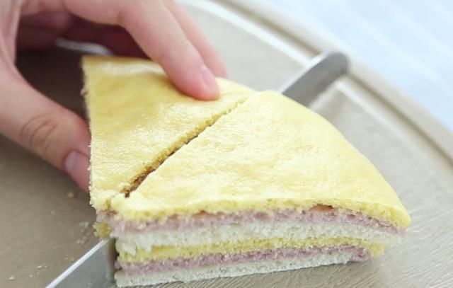 念念不忘|分享一款三色奶香发糕,甜香软嫩又营养,吃一次念念不忘