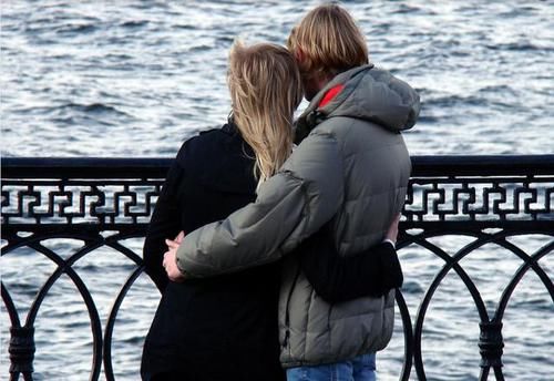 不信|“已经领了证,彩礼就免了,就不信她敢不从”“妈,她逼我离婚”