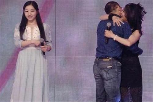  小伙|2015年《非诚勿扰》，34岁小伙成功牵走51岁老阿姨，现状令人唏嘘