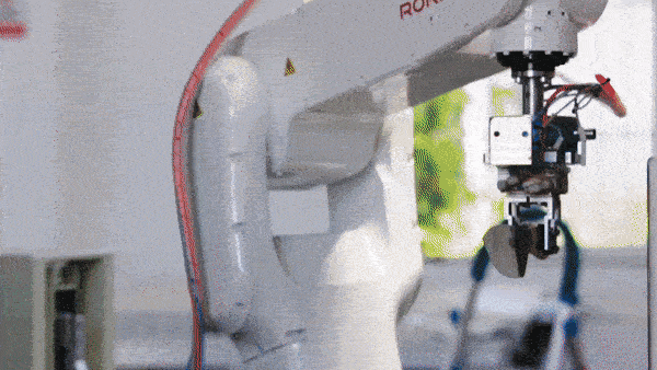  机器人|一家工业机器人公司的中国式突围 | 甲子光年