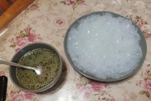  添加剂|夏天自己在家做的凉粉，干净无添加剂吃着放心。
