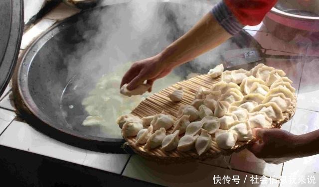 饺子|煮饺子是热水下锅还是冷水下锅10人9错,怪不得饺子破皮又粘锅