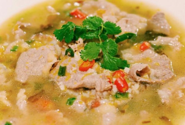  酸菜牛肉|家人都爱吃的营养菜，汤鲜味美，开胃健脾，营养价值也很全面