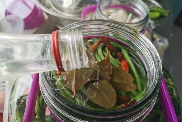  酸豆角|制作泡酸豆角，需要掌握三个要点，豆角酸脆味道纯正