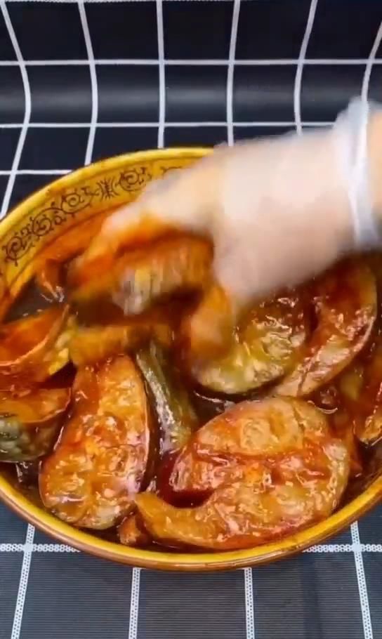  香香|觉得吃猪肉划不来，今天吃鱼肉，做一个香香嫩嫩的红烧鱼