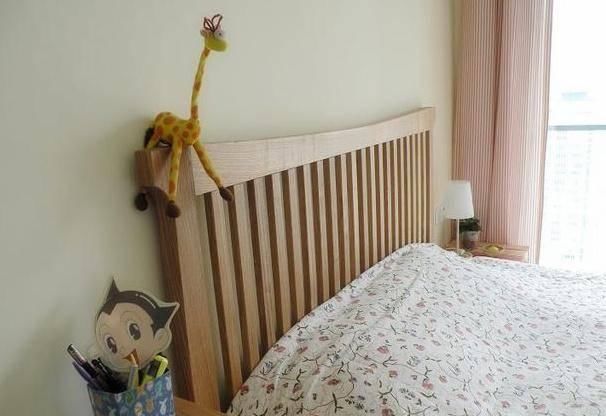 夫妻|北漂小夫妻借钱买40平小房，看到客厅沙发，我真是哭笑不得