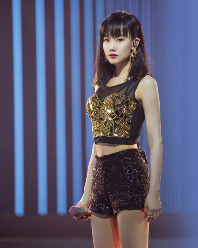  举动|继阿朵叫停打投，黄龄也为粉丝全额退款，姐姐们这一举动让人钦佩