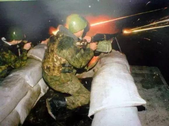 战争|淌满毛熊血泪的人间地狱:少见的真实血腥车臣战争图